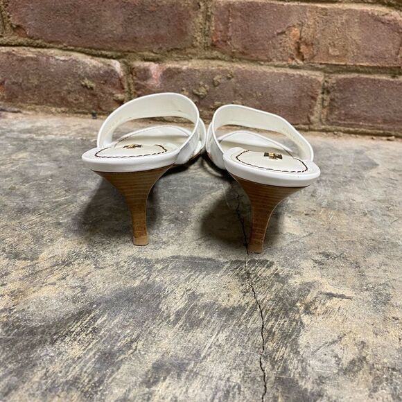 Louis Vuitton White Patent Leather Perforated Logo Detail Open Toe Slides - Picture 4 of 9